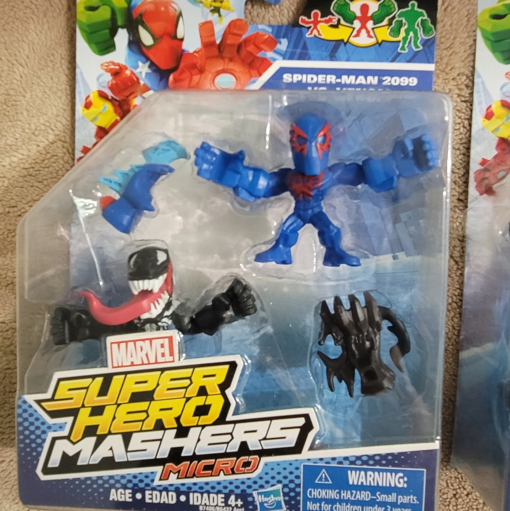 Bundle of 2 Marvel Super Hero Masher Micro Action Figures